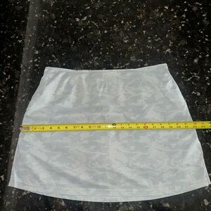 Tasc Performance - Chic Camo Mini skort